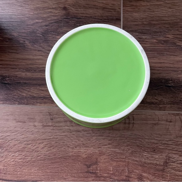 Small Dog green dish with Woof script. - Picture 4 of 4